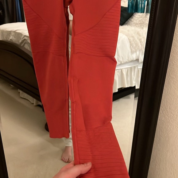 Alphalete Rust Medium Leggings - Picture 9 of 11